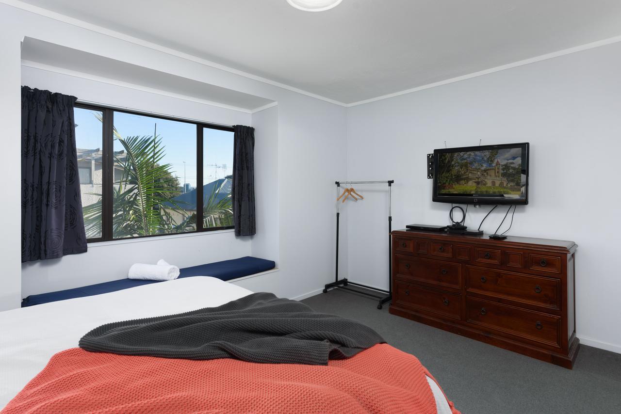 Convenient Family Bach With Easy Access To Blake Park The Beach And Downtown Mount Maunganui Exteriér fotografie